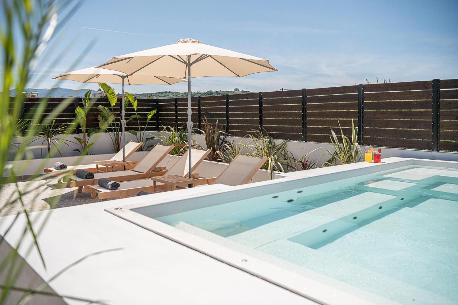 Sol Luxury Apartment - Close To The Beach With A Private Mini Pool Hriszí Aktí Haniá Kültér fotó