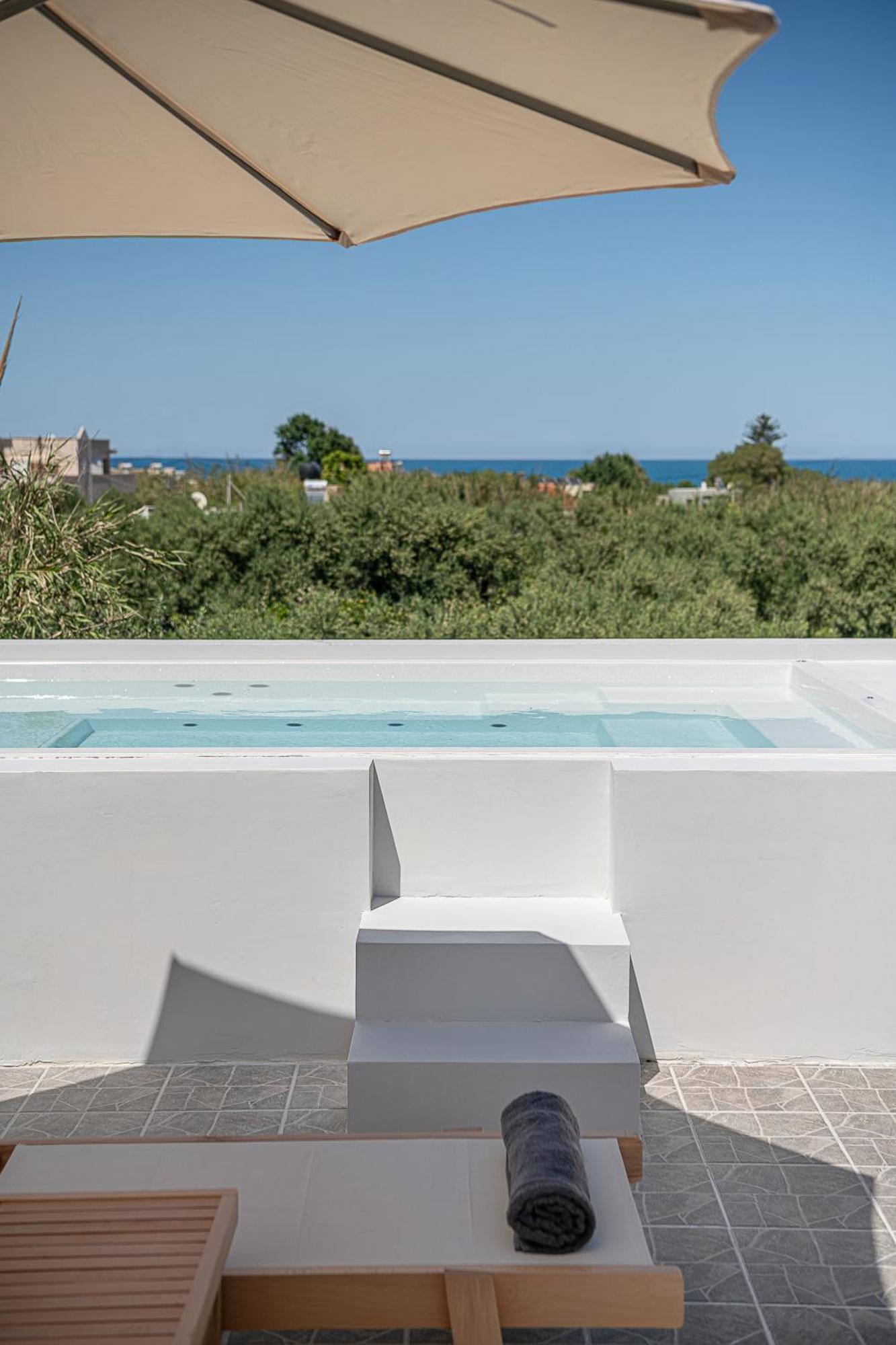 Sol Luxury Apartment - Close To The Beach With A Private Mini Pool Hriszí Aktí Haniá Kültér fotó